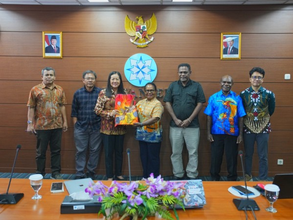 Dewan Pers dan Diskominfo Kabupaten Mimika Bahas Kolaborasi Pelatihan Jurnalistik